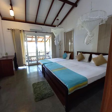 Blue Sands Beach Resort Passikudah Eksteriør bilde